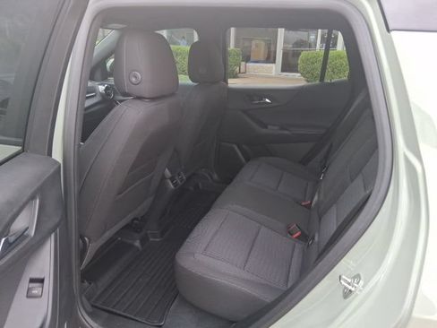 Used 2025 Chevrolet Equinox LT FWD image 3