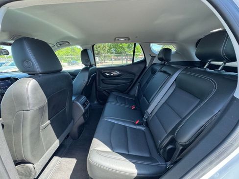 Used 2024 GMC Terrain SLT image 25