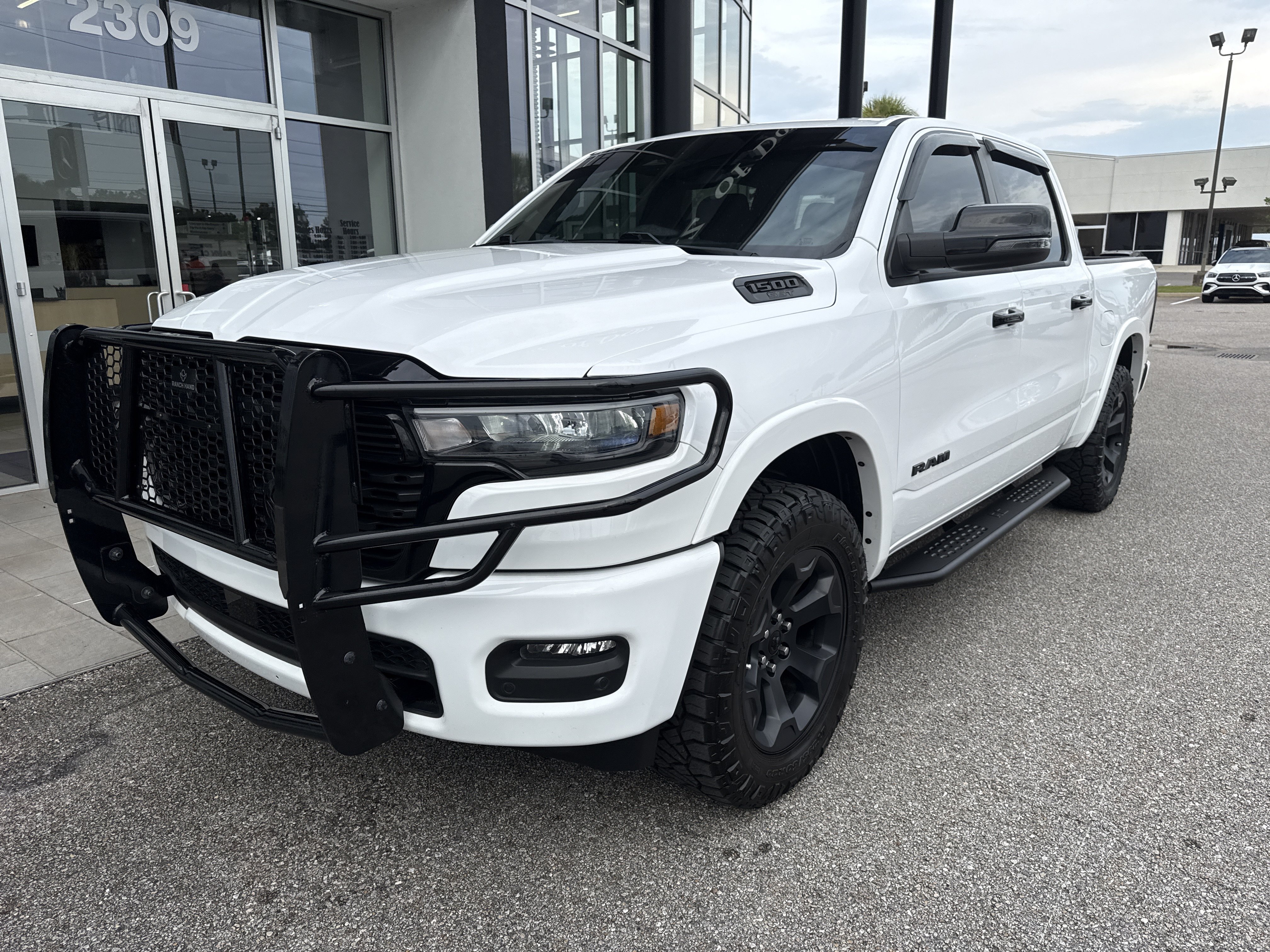 Used 2025 RAM 1500 Big Horn AWD/4WD image 1