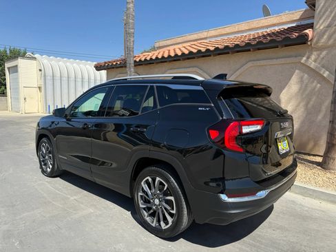 Used 2022 GMC Terrain SLT w/ Infotainment Package II FWD image 6