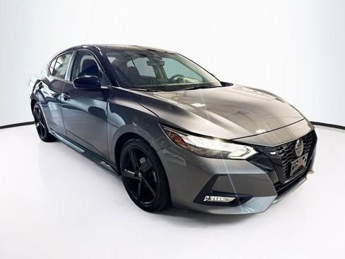 Certified 2022 Nissan Sentra SR w/ Midnight Edition image 3