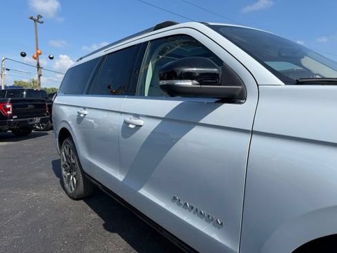 Used 2025 Ford Expedition Max Platinum w/ Platinum Ultimate Package AWD/4WD image 9