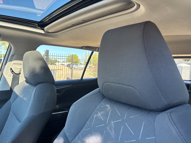 Used 2020 Toyota RAV4 XLE w/ Convenience Package AWD/4WD image 9