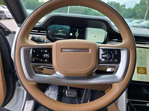 Used 2025 Land Rover Range Rover Long Wheelbase Autobiography AWD/4WD image 20