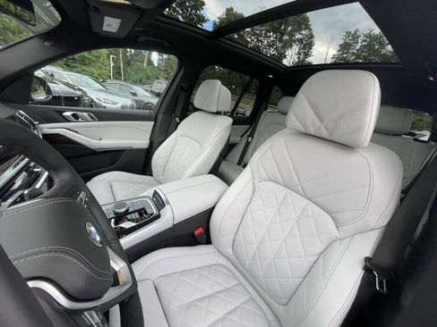 Certified 2025 BMW X5 xDrive40i w/ Climate Comfort Package AWD/4WD image 9