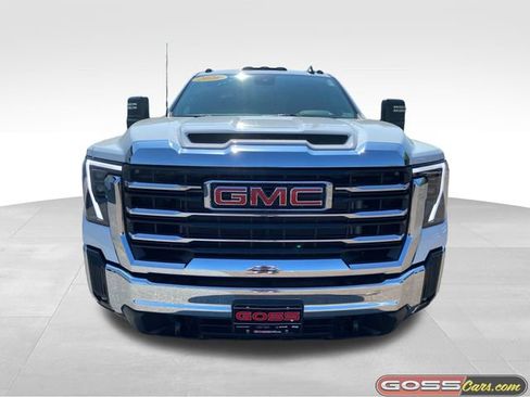 Used 2026 GMC Sierra 3500 SLE w/ SLE Value Package AWD/4WD image 2