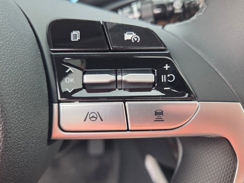 New 2026 Hyundai Elantra Limited FWD image 24