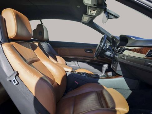 Used 2012 BMW 335i Convertible image 26