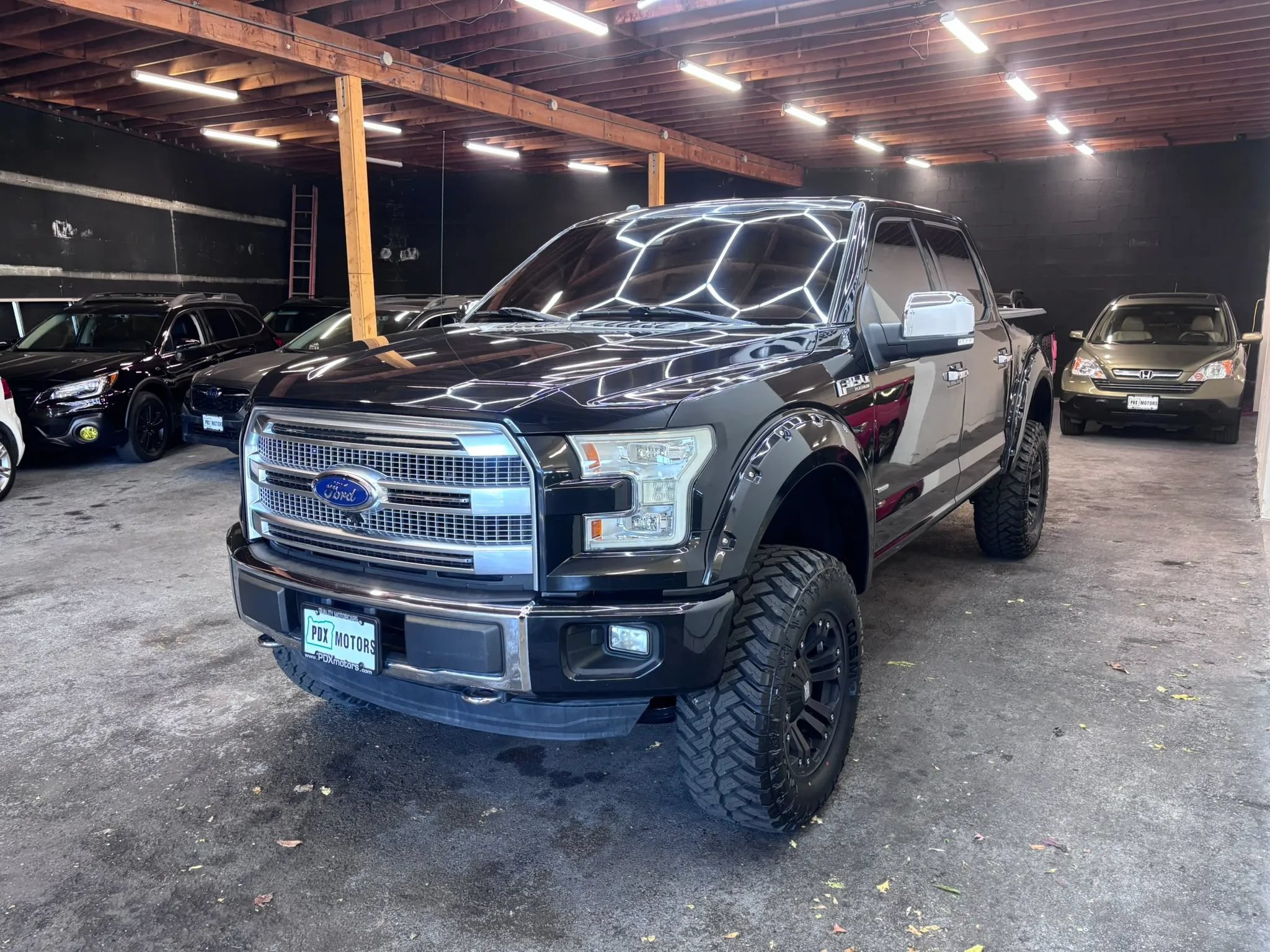 Used 2015 Ford F150 Platinum w/ Equipment Group 701A Luxury AWD/4WD image 3