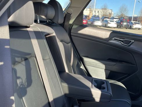 Used 2023 Kia Sportage SX image 15