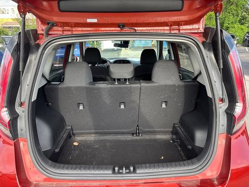 Used 2025 Kia Soul LX w/ LX Technology Package FWD image 5