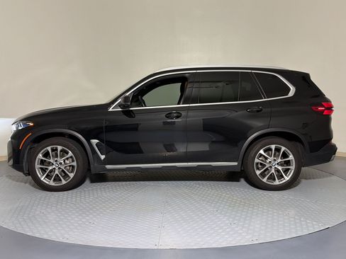 Certified 2024 BMW X5 xDrive40i w/ Premium Package AWD/4WD image 2