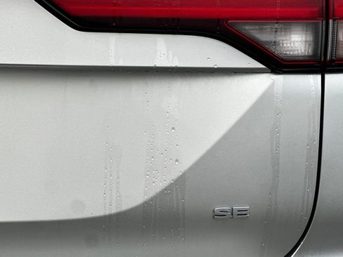 Used 2024 Mitsubishi Outlander SE image 33