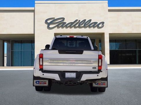 Used 2022 Ford F450 Platinum w/ FX4 Off-Road Package image 4