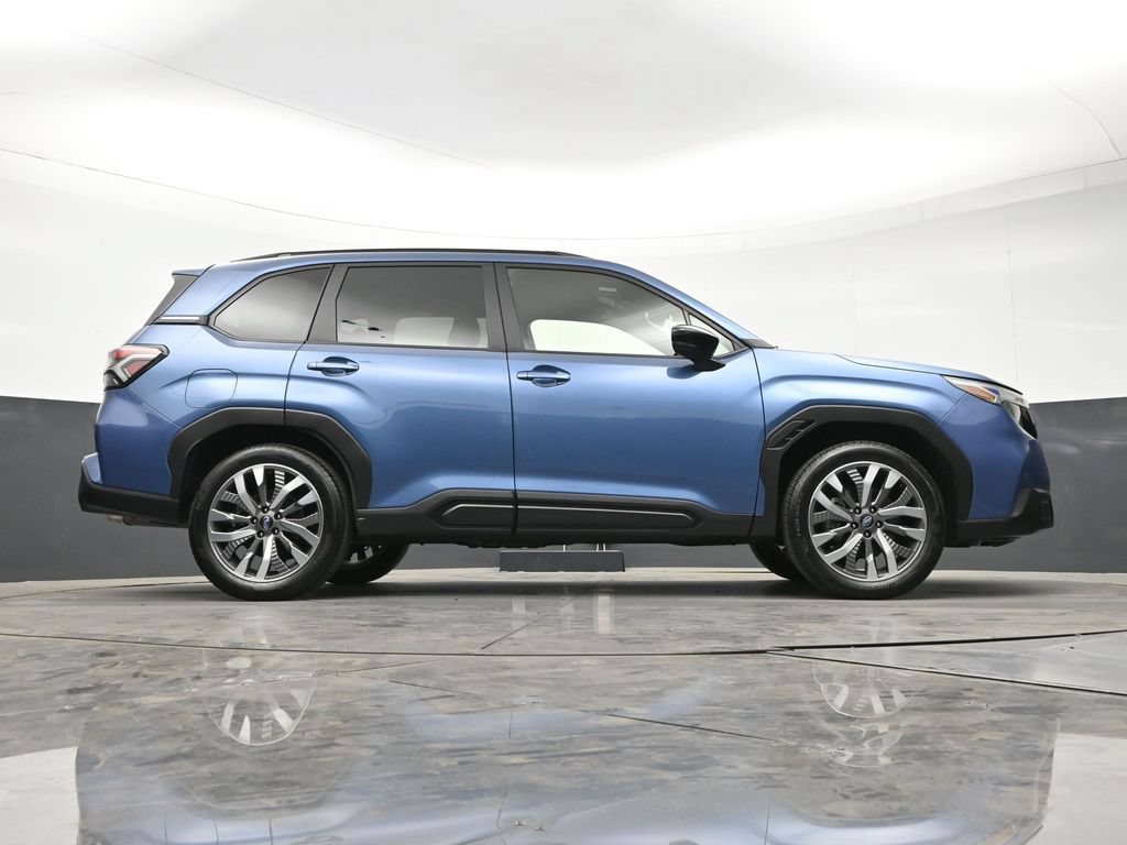Used 2025 Subaru Forester Touring AWD/4WD image 29