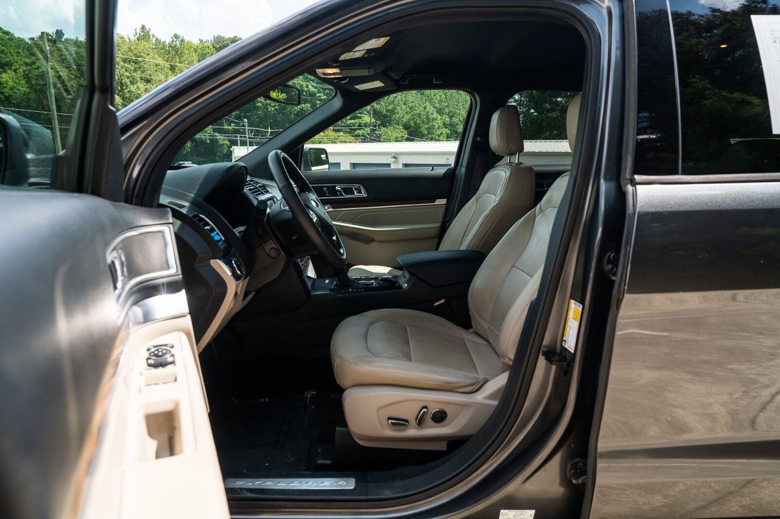 Used 2018 Ford Explorer Limited FWD image 18