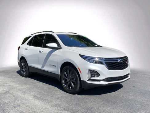 Used 2023 Chevrolet Equinox RS w/ RS Leather Package FWD image 2