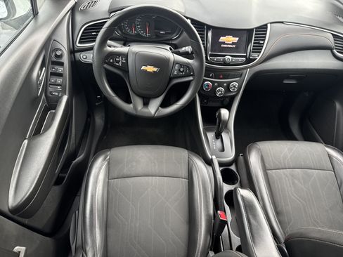 Used 2022 Chevrolet Trax LT FWD image 19