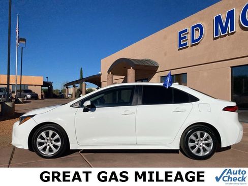 Used 2021 Toyota Corolla LE image 4