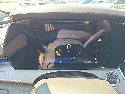 Used 2025 Chevrolet Trax LT w/ LT Convenience Package FWD image 23