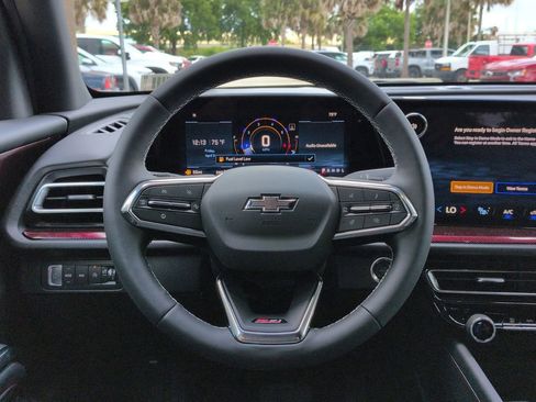 New 2026 Chevrolet Traverse Z71 w/ Driver Confidence Package AWD/4WD image 11