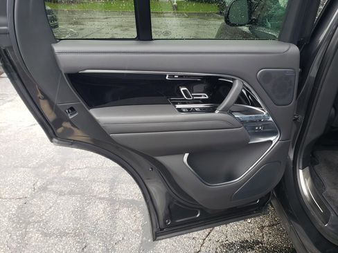 New 2026 Land Rover Range Rover SE AWD/4WD image 12