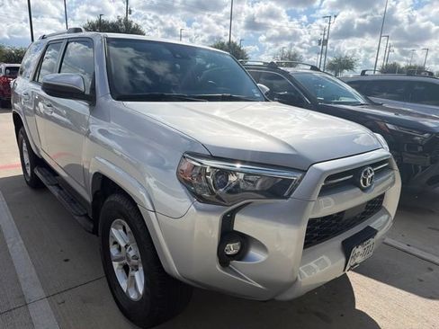 Used 2022 Toyota 4Runner SR5 RWD image 2