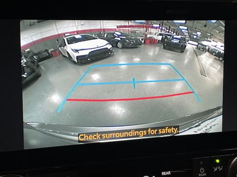 Used 2026 Toyota Highlander XLE image 25