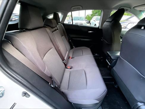 Used 2021 Toyota Venza LE AWD/4WD image 18