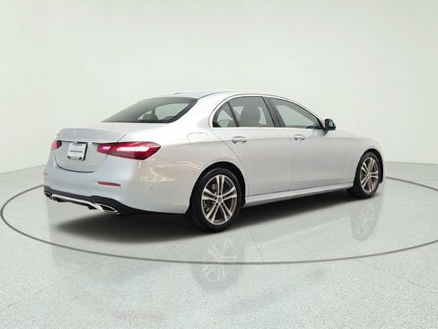 Used 2022 Mercedes-Benz E 350 Sedan image 5