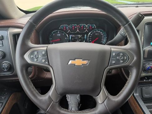 Used 2015 Chevrolet Silverado 1500 High Country w/ High Country Premium Package AWD/4WD image 19
