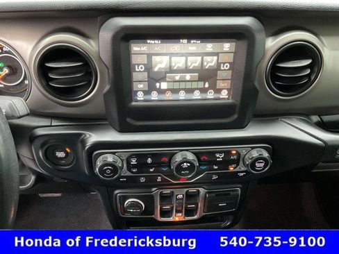 Used 2021 Jeep Wrangler Unlimited Sport AWD/4WD image 34
