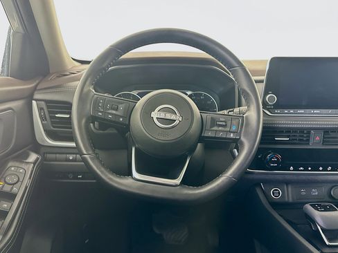 Used 2023 Nissan Rogue SV w/ SV Premium B Package image 18