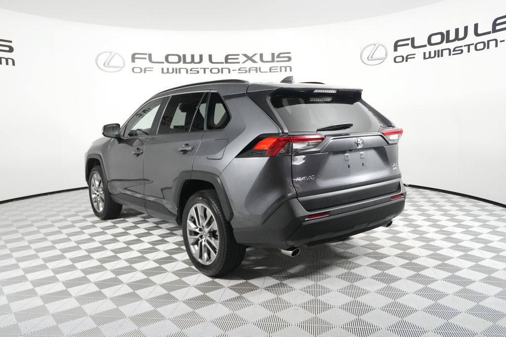 Used 2022 Toyota RAV4 XLE Premium AWD/4WD image 5