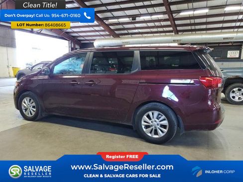 Used 2017 Kia Sedona LX FWD image 3