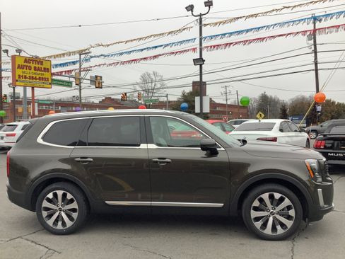 Used 2020 Kia Telluride EX w/ EX Premium Package FWD image 8