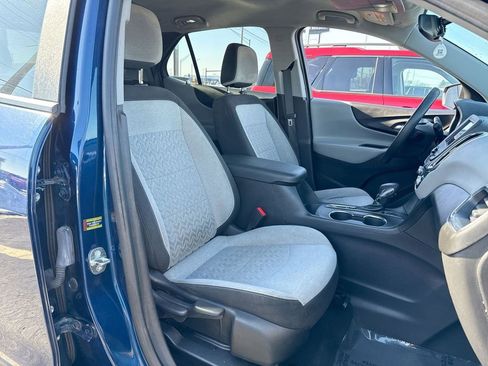 Used 2022 Chevrolet Equinox LS w/ LS Convenience Package FWD image 25