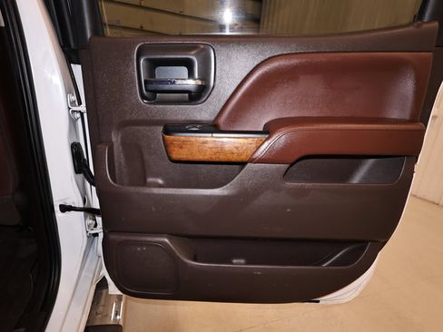 Used 2018 Chevrolet Silverado 1500 High Country AWD/4WD image 17