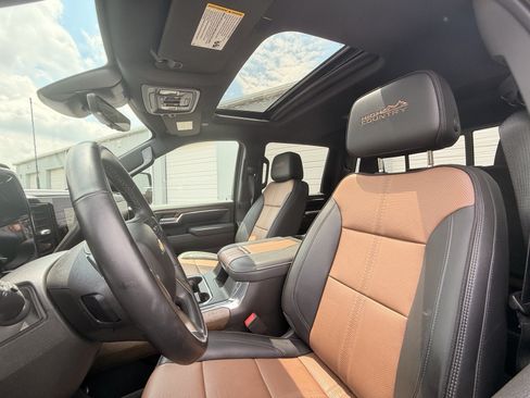 Used 2024 Chevrolet Silverado 2500 High Country w/ High Country Premium Package AWD/4WD image 28