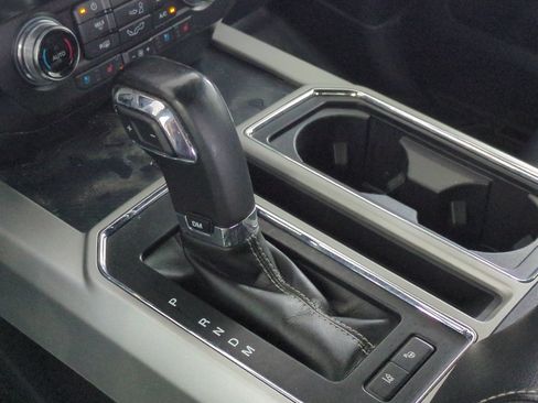 Used 2020 Ford F150 Lariat w/ Equipment Group 502A Luxury AWD/4WD image 32