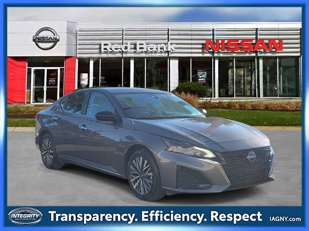 Used 2025 Nissan Altima 2.5 SV FWD image 1