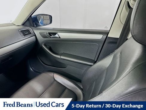 Used 2017 Volkswagen Jetta SE FWD image 23