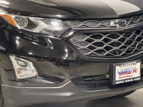 Used 2018 Chevrolet Equinox LT image 3