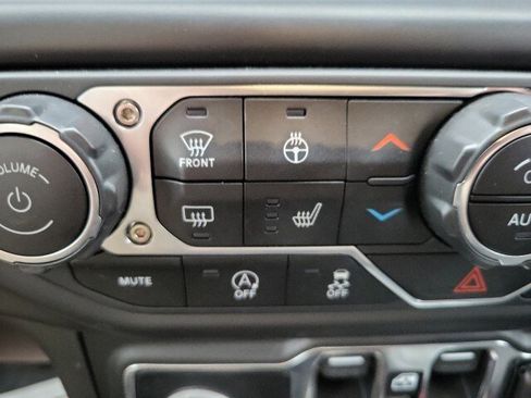 Used 2023 Jeep Wrangler Unlimited Sport image 10