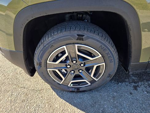 New 2026 Jeep Cherokee Laredo AWD/4WD image 10
