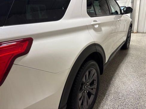Used 2022 Ford Explorer XLT w/ Equipment Group 202A AWD/4WD image 10