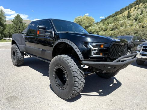 Used 2016 Ford F250 Lariat w/ Chrome Package image 7