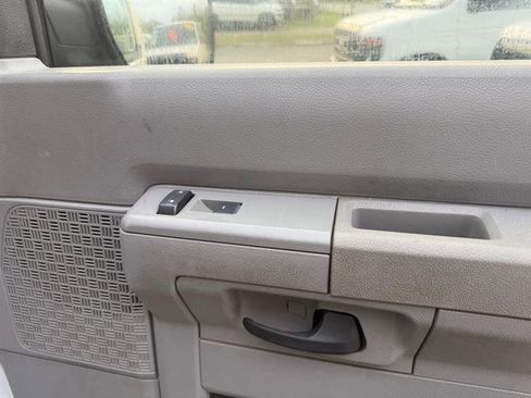 Used 2014 Ford E-350 and Econoline 350 Super Duty image 28
