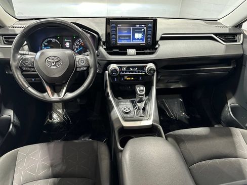 Used 2021 Toyota RAV4 XLE w/ XLE Grade Weather Package AWD/4WD image 7