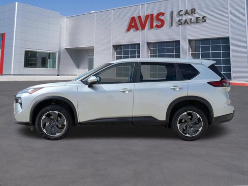 Used 2024 Nissan Rogue SV AWD/4WD image 10